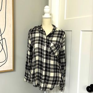 Black and White Flannel - Women’s Medium